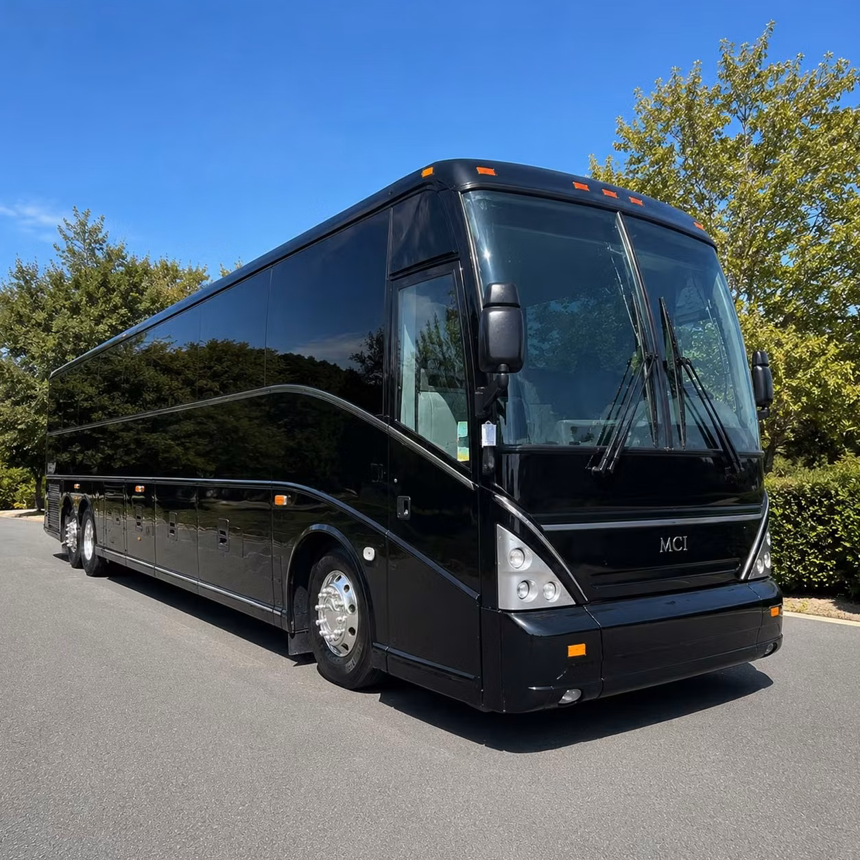 long distance corporate bus rentals from sioux falls to regional destinations